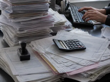 Teancuri de facturi, retastate articol cu articol.